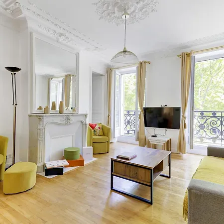 Bnbnova - 3br 2ba - Champs-elysees & Arc De Triomphe Apartment Paris