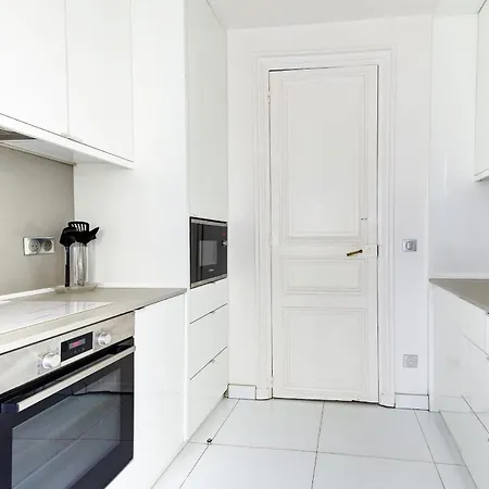 Bnbnova - 3br 2ba - Champs-elysees & Arc De Triomphe Paris