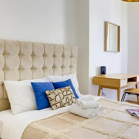 Bnbnova - 3br 2ba - Champs-elysees & Arc De Triomphe Apartment