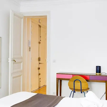 Bnbnova - 3br 2ba - Champs-elysees & Arc De Triomphe Apartment